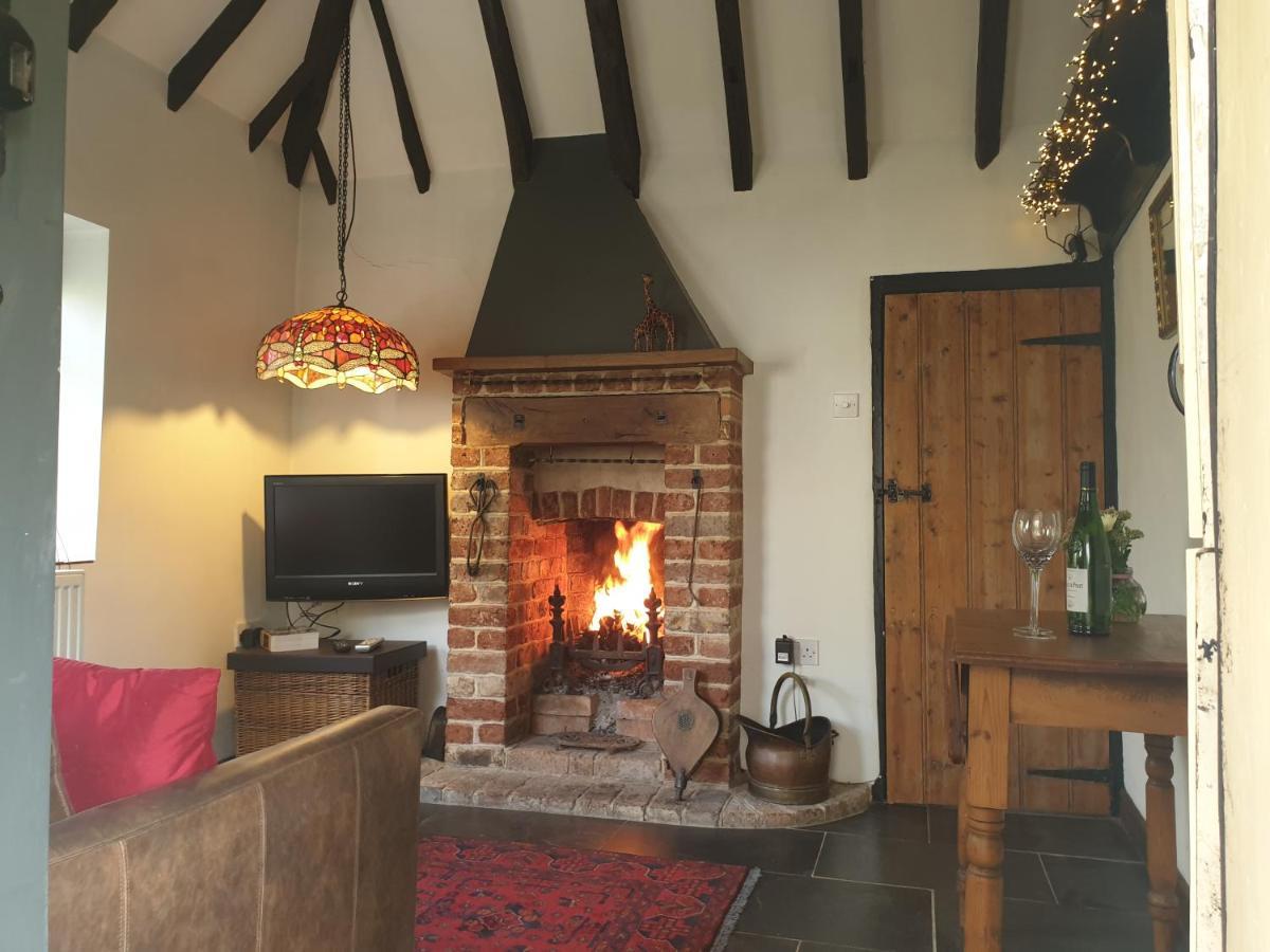 Delightful Cottage On The River Adur Close To Brighton & The Downs No Dogs Sorry Upper Beeding Ngoại thất bức ảnh
